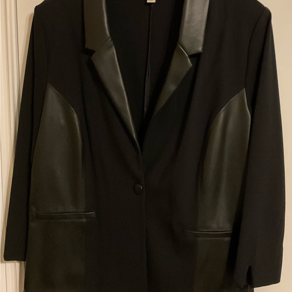 Elegant Black Women's Jacket with Pleather Accents